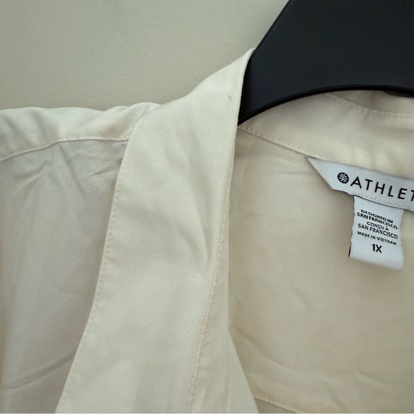 NEW Athleta Plus Size Cream Urbanite Long Sleeve Collared Button Up Shirt - Picture 7 of 14